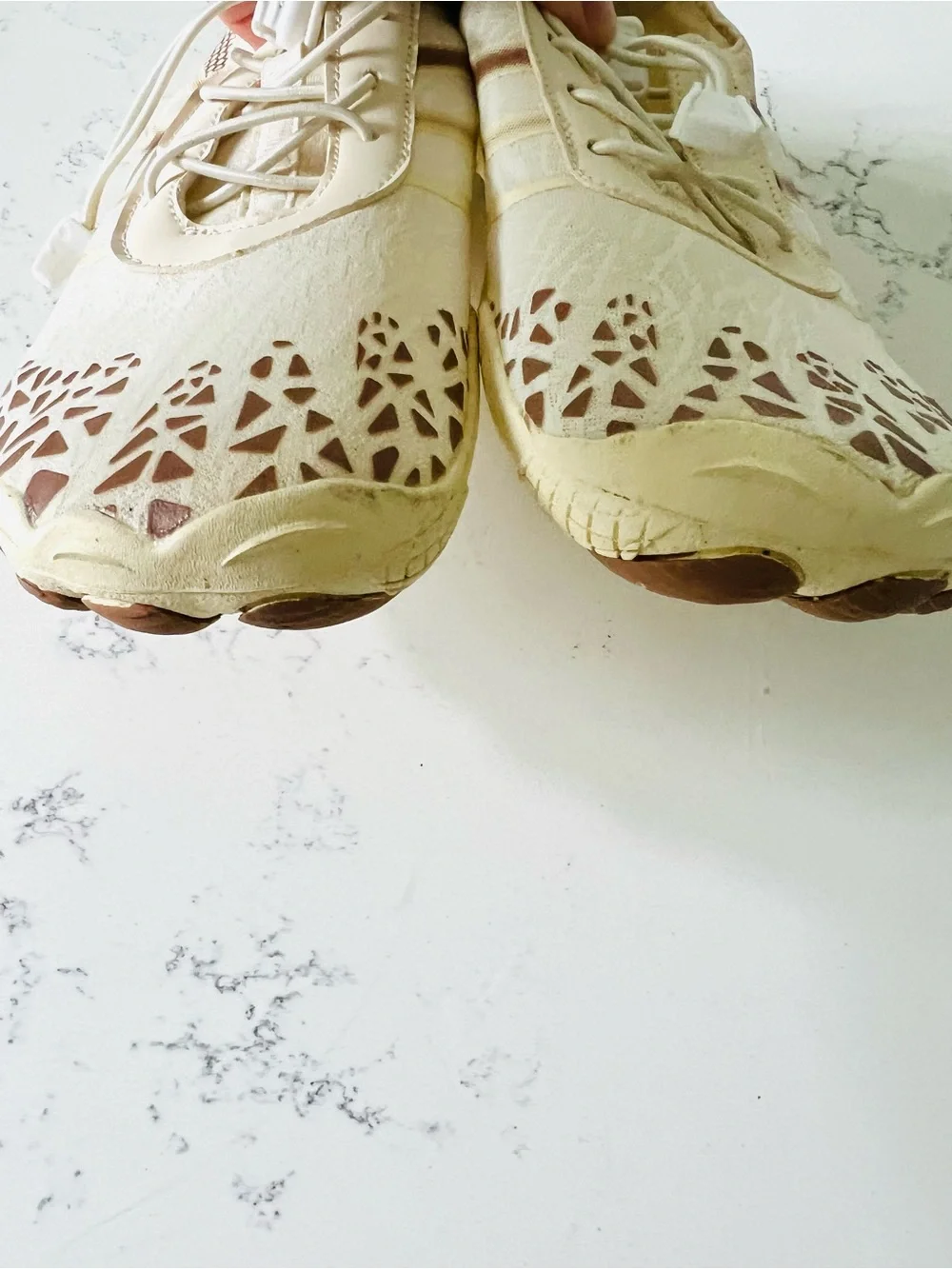 Barefoot Aqua shoes Light Beige suitable for swimming, beach & hiking size 9.5